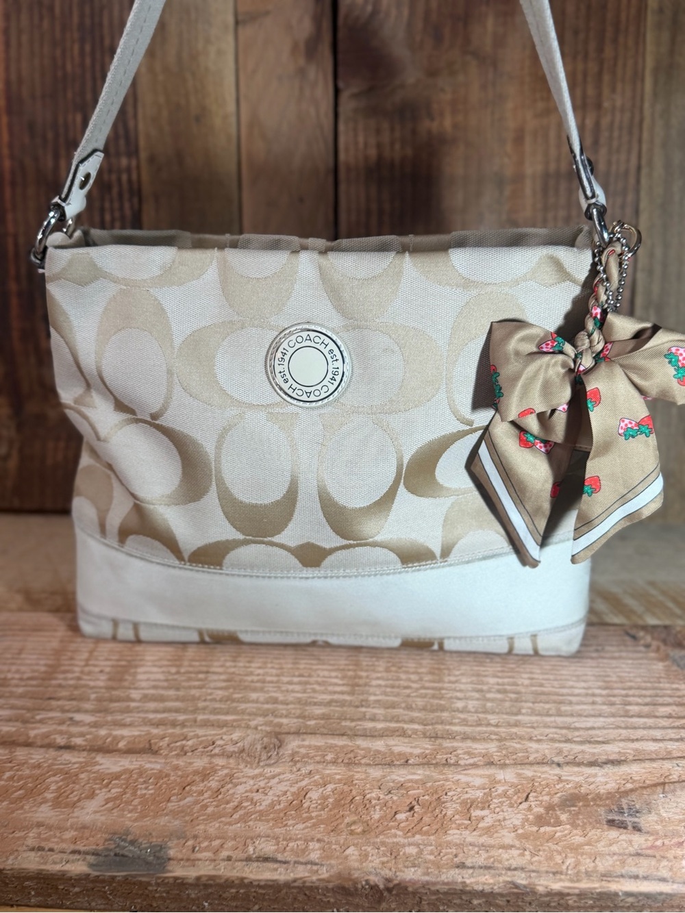 Classic Coach Signature Stripe Canvas Crossbody/Shoulder Bag 🤍✨👜